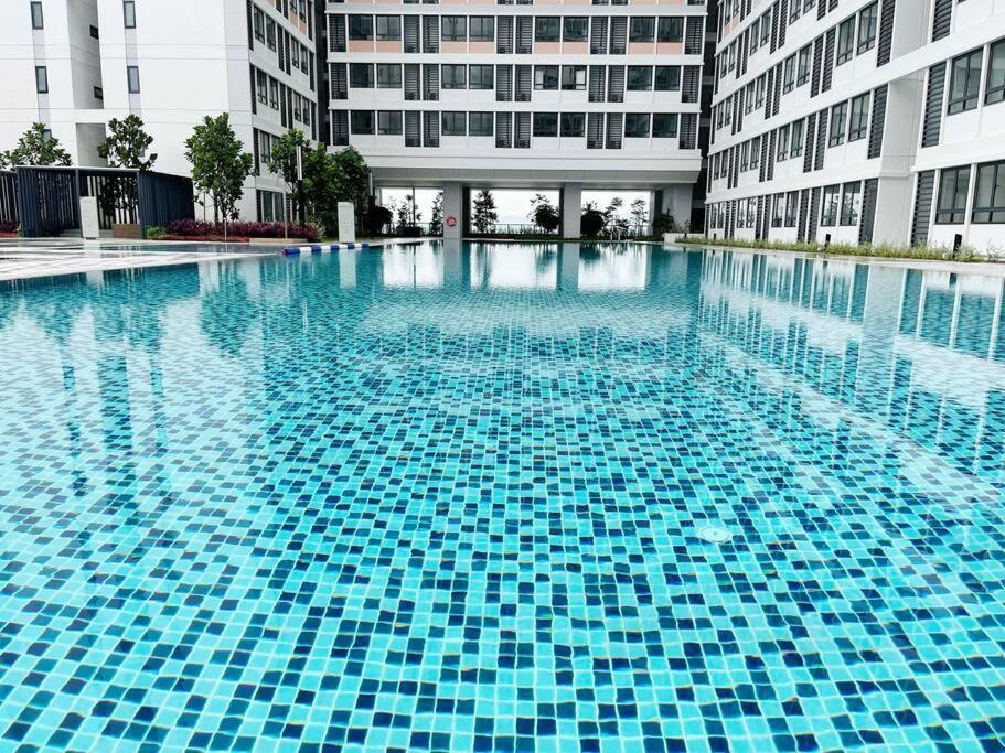 Horizon Suite Homestay, Klia By S&T Homez Sepang Exterior photo